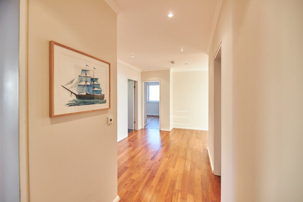 Offener heller Flur in Maintaler Immobilie